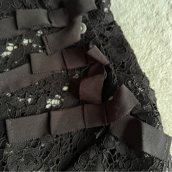 J. Crew Mockneck Floral Lace Eyelash Hem Bow Accent Top Black Sz 8 - Picture 6 of 15